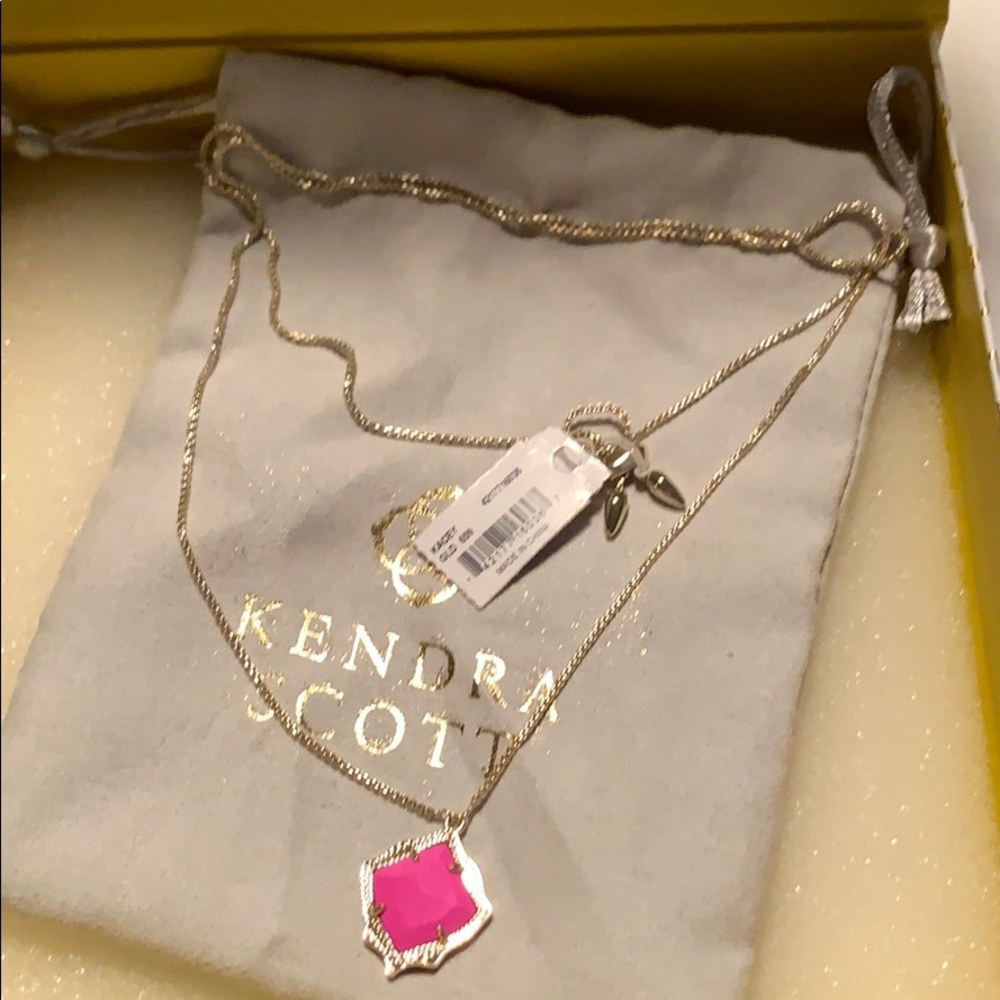 Kendra Scott Kacey pendant